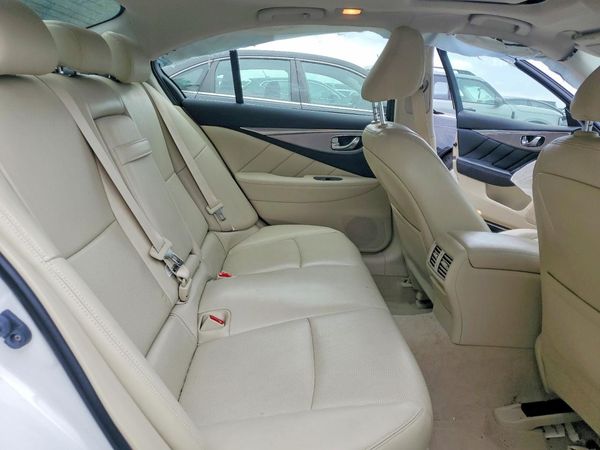 2015 INFINITI Q50
