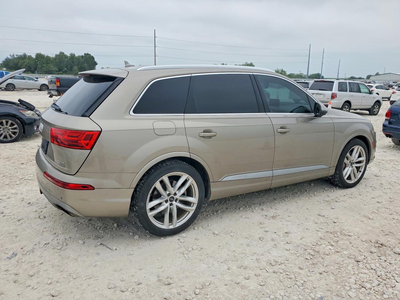2017 AUDI Q7 quattro Prestige