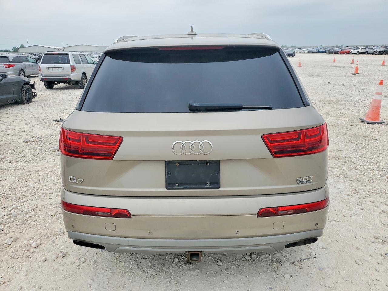 2017 AUDI Q7 quattro Prestige