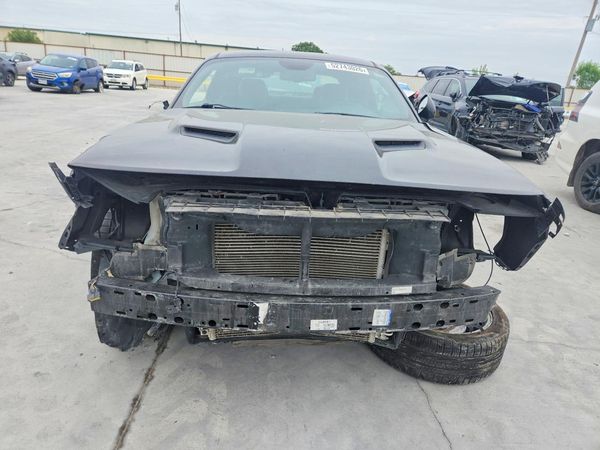 2017 DODGE CHALLENGER SXT