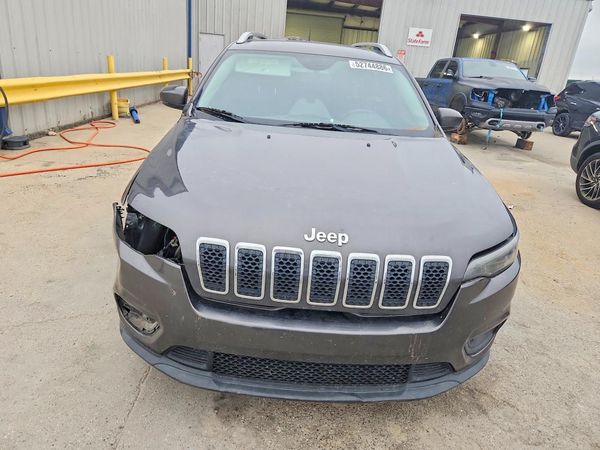 2019 JEEP CHEROKEE LATITUDE PLUS 4X4