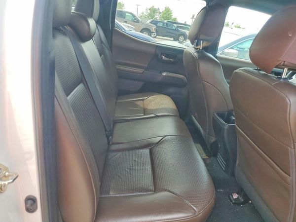 2017 TOYOTA TACOMA Limited