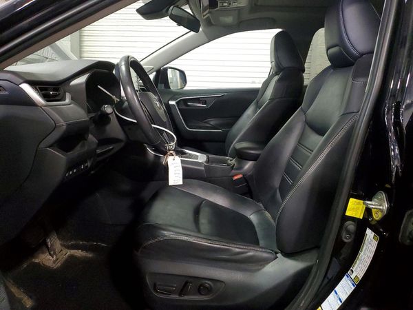 2019 TOYOTA RAV4 XLE Premium