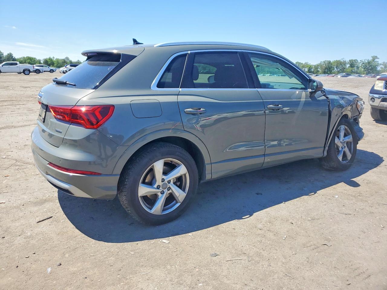 2020 AUDI Q3 quattro Premium Plus