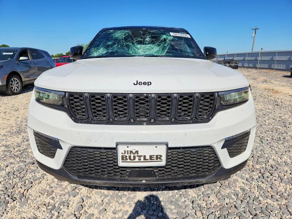 2025 JEEP GRAND CHEROKEE