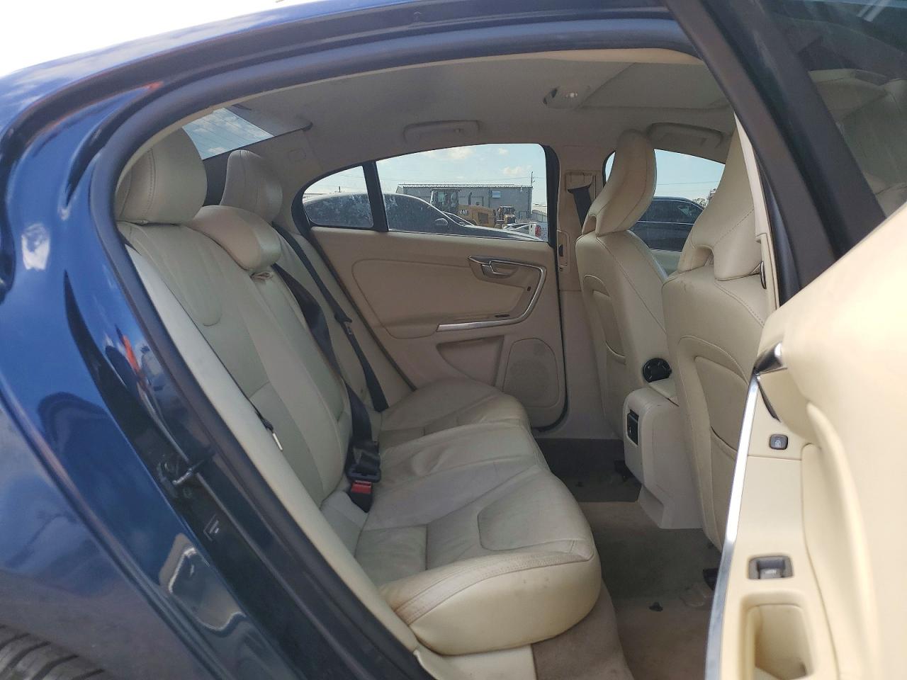 2013 VOLVO S60