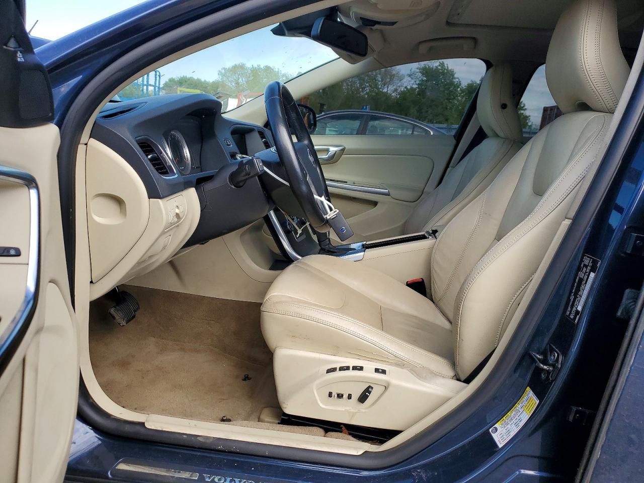 2013 VOLVO S60