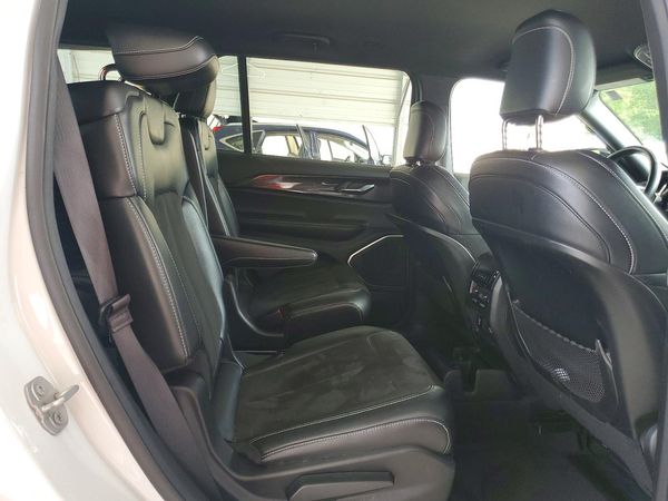 2021 JEEP GRAND CHEROKEE L LAREDO 4X4