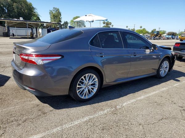 2018 TOYOTA CAMRY SE/XLE Hybrid