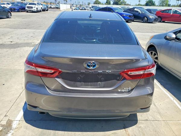 2018 TOYOTA CAMRY SE/XLE Hybrid