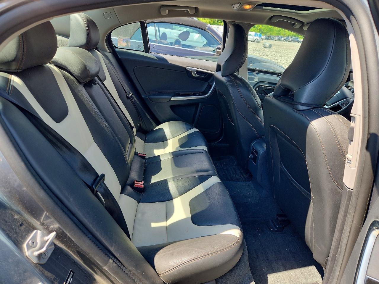 2017 VOLVO S60 CROSS COUNTRY Platinum