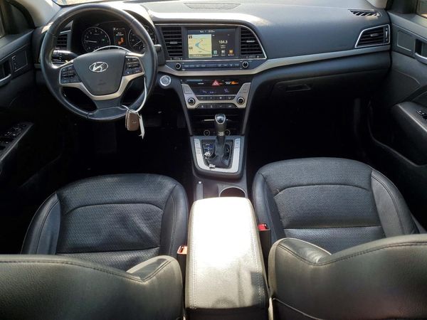2017 HYUNDAI ELANTRA
