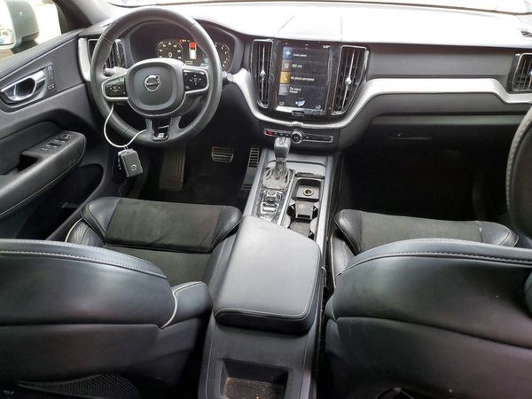 2018 VOLVO XC60 R-Design