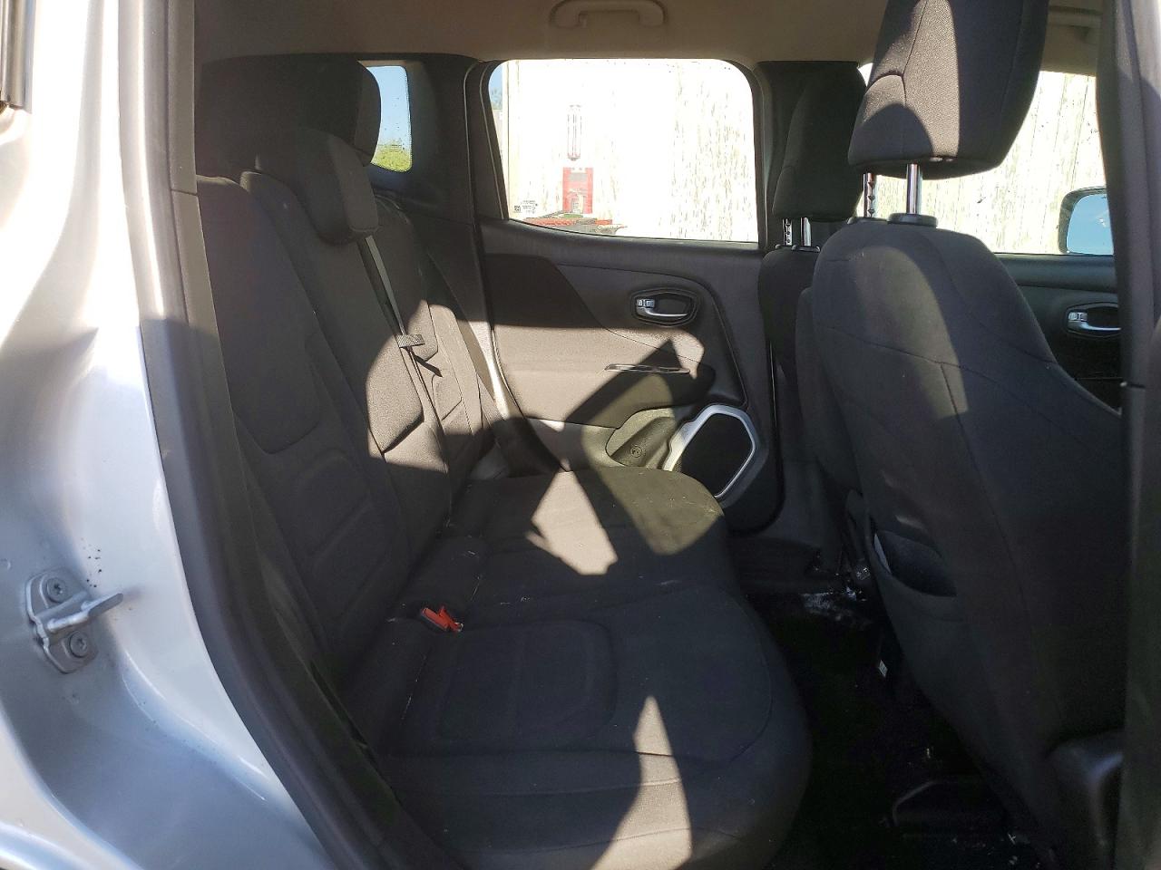 2019 JEEP RENEGADE LATITUDE 4X2