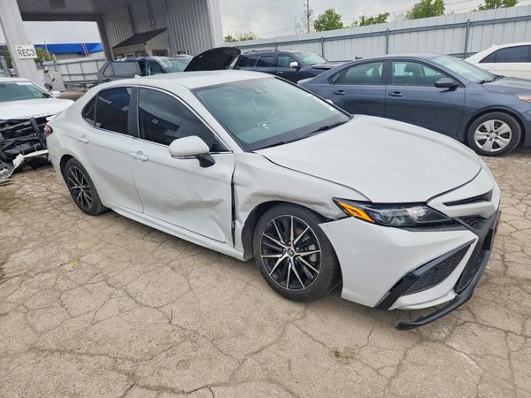 2024 TOYOTA CAMRY