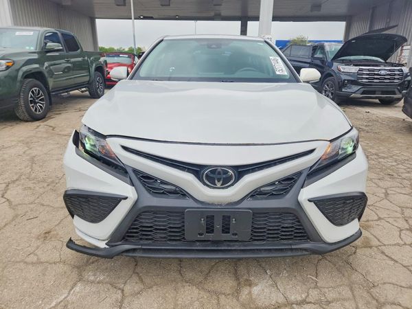 2024 TOYOTA CAMRY