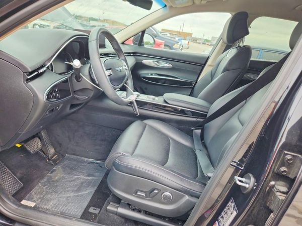 2025 GENESIS GV70