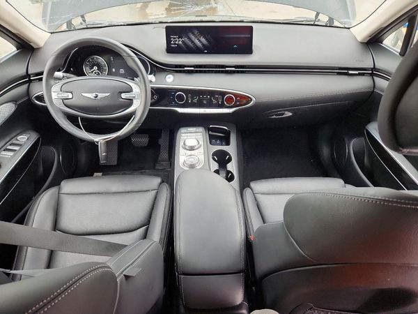 2025 GENESIS GV70