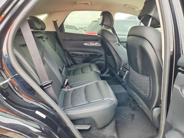 2025 GENESIS GV70
