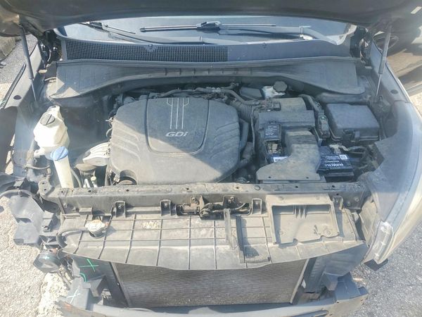 2017 KIA SORENTO EX — Engine bay