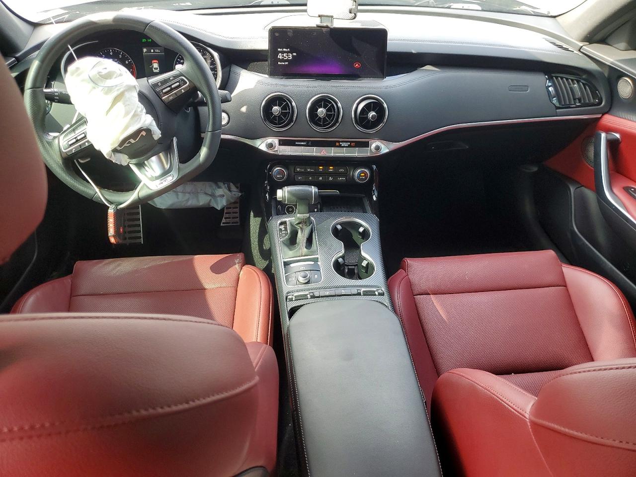 2023 KIA STINGER GT-Line