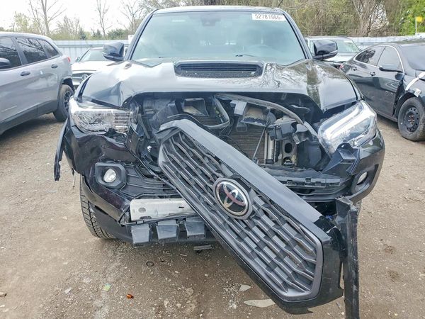 2022 TOYOTA TACOMA SR5