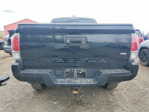 2022 TOYOTA TACOMA SR5