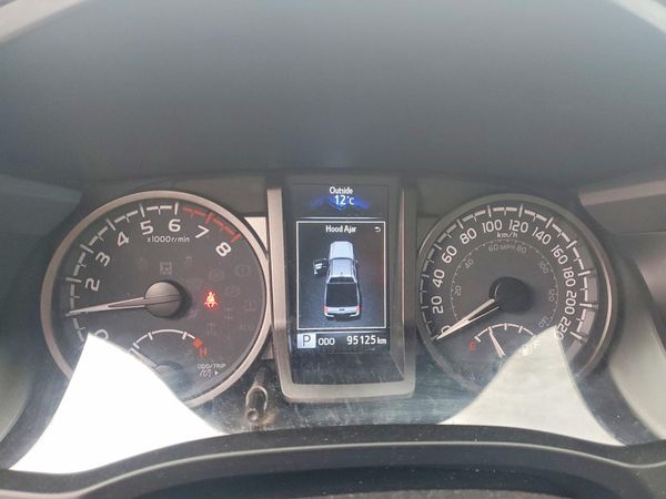 2022 TOYOTA TACOMA SR5