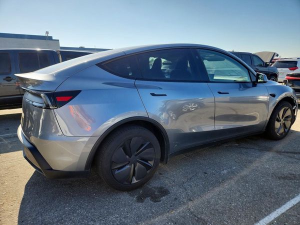 2026 TESLA MODEL Y