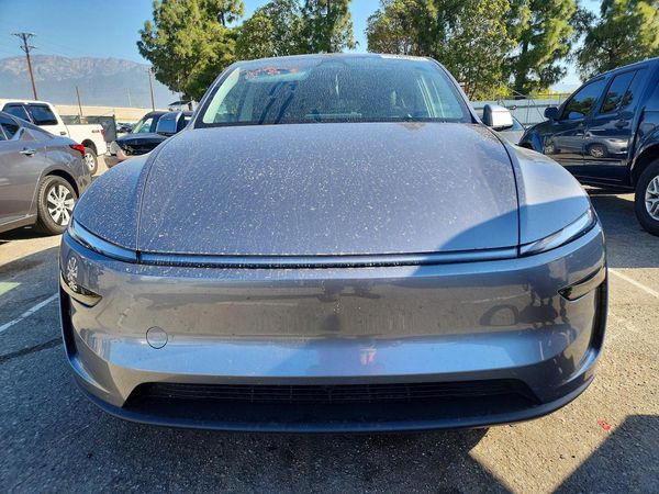 2026 TESLA MODEL Y
