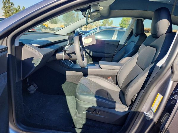2026 TESLA MODEL Y