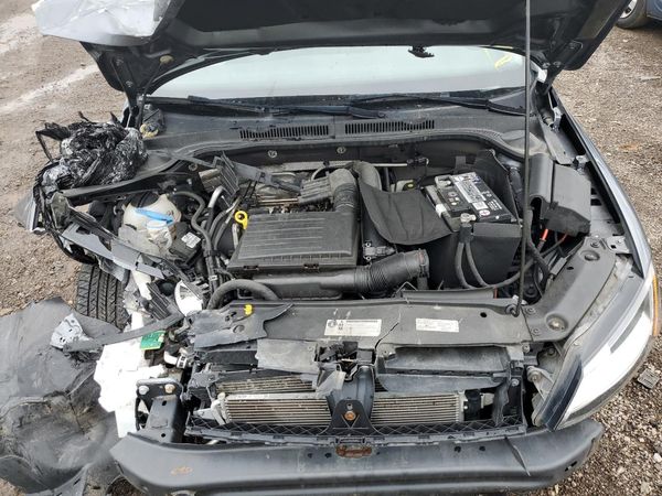 2017 VOLKSWAGEN JETTA S — Engine bay