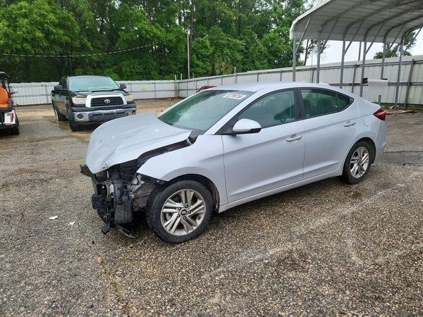 2019 HYUNDAI ELANTRA — Front 3/4