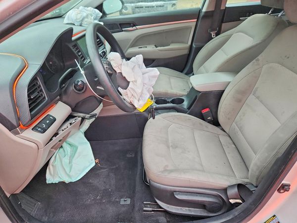 2019 HYUNDAI ELANTRA — DENT