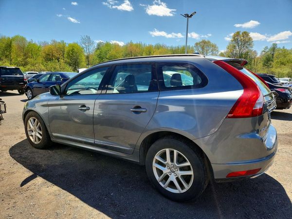 2017 VOLVO XC60 Base