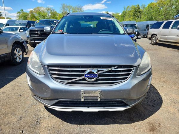 2017 VOLVO XC60 Base