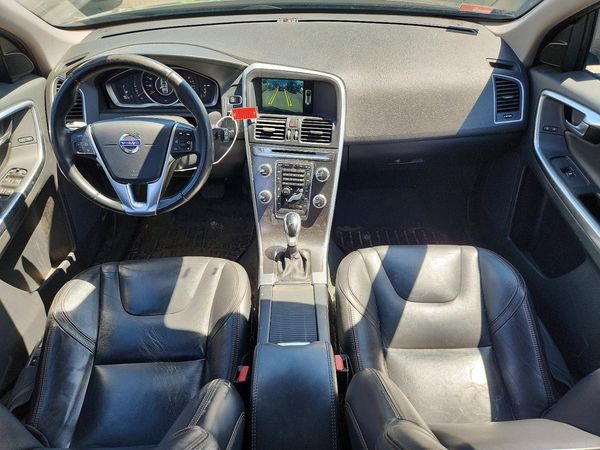 2017 VOLVO XC60 Base