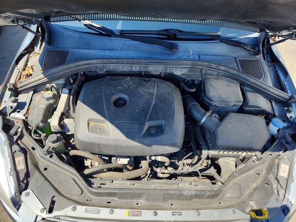 2017 VOLVO XC60 Base
