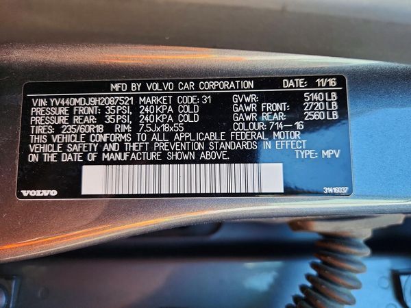 2017 VOLVO XC60 Base