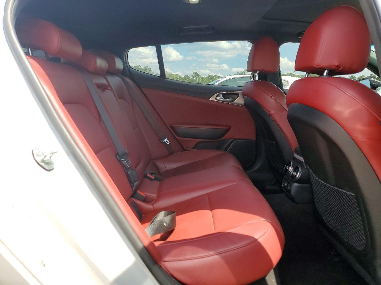2022 KIA STINGER GT1