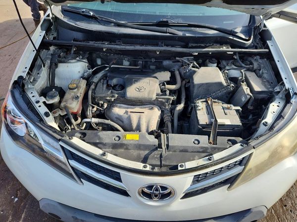 2013 TOYOTA RAV4 High — Engine bay