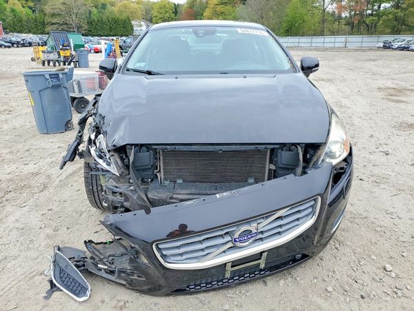2013 VOLVO S60