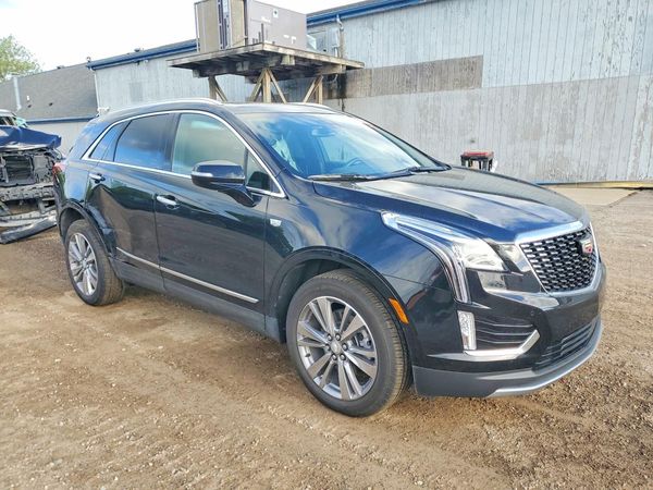 2025 CADILLAC XT5 Premium Luxury — Passenger 3/4