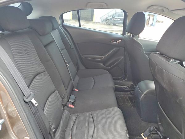 2015 MAZDA 3 Touring/GS