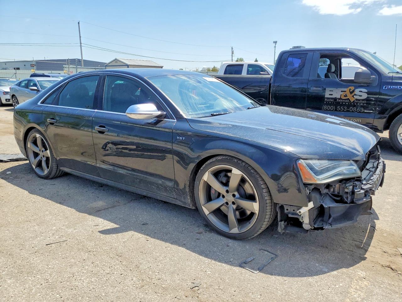 2013 AUDI S8