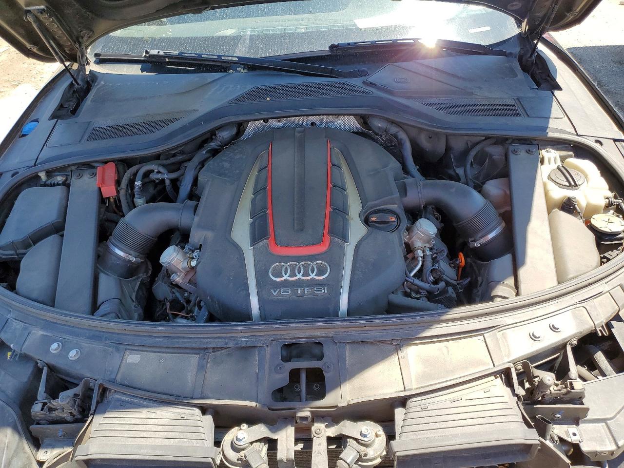 2013 AUDI S8