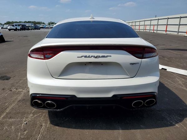 2022 KIA STINGER