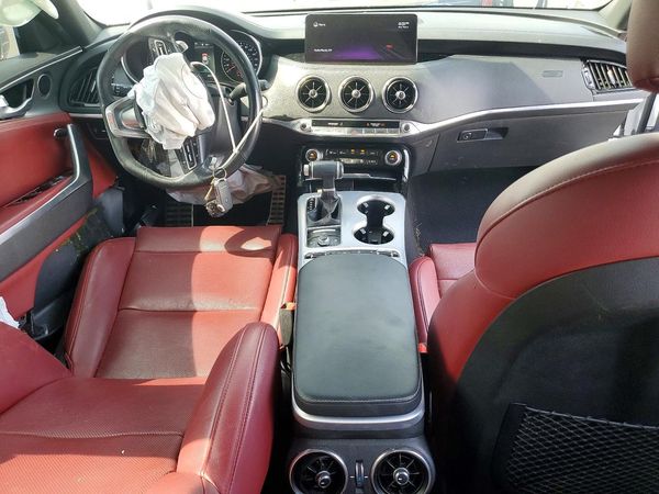 2022 KIA STINGER