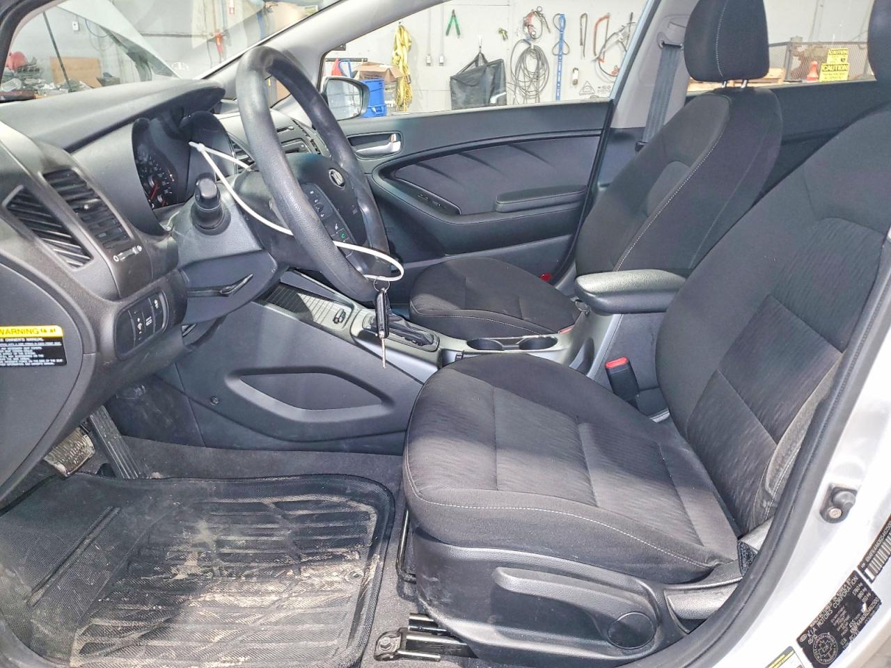 2016 KIA FORTE GL (Middle-Low Grade)
