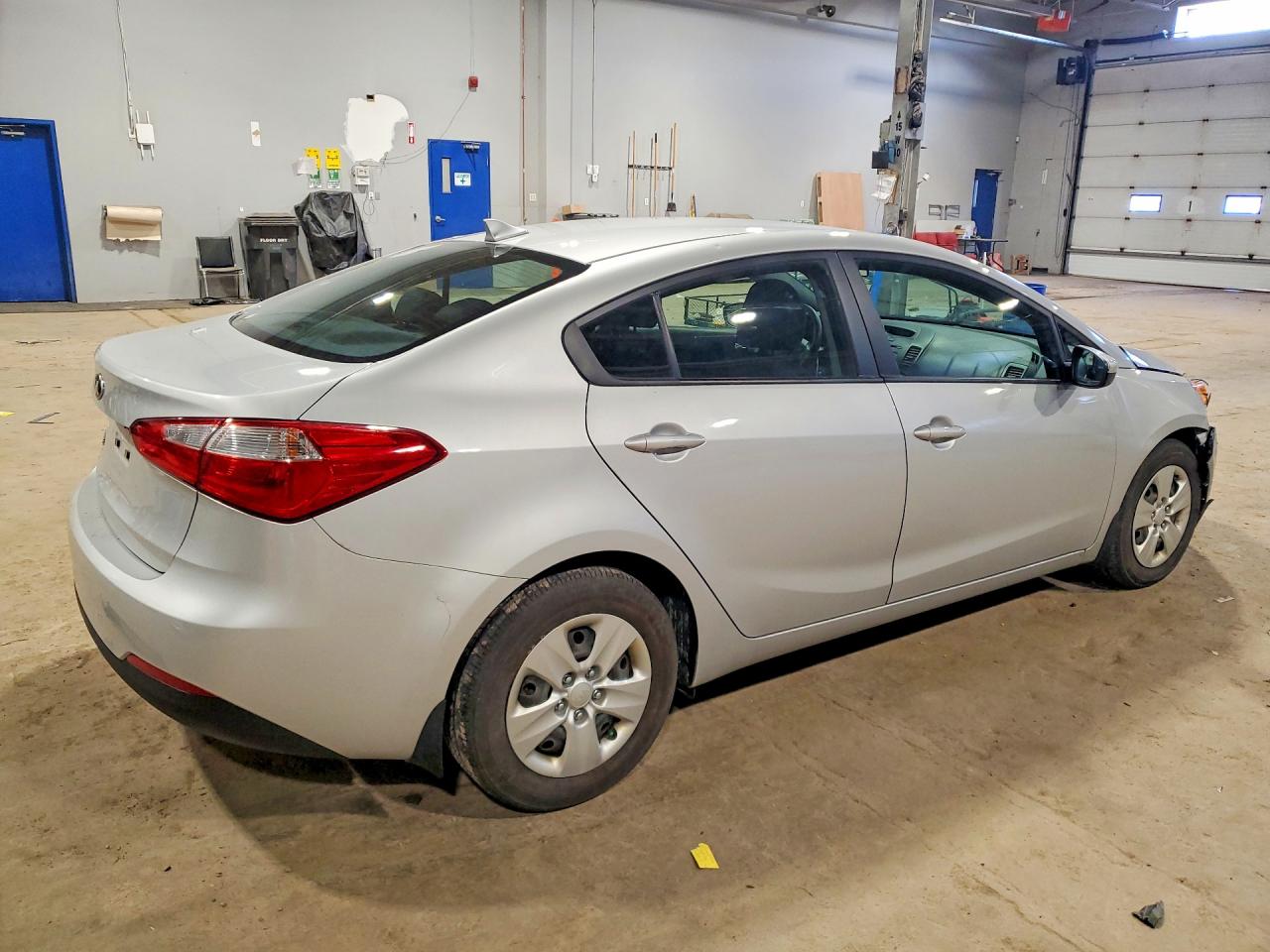 2016 KIA FORTE GL (Middle-Low Grade)
